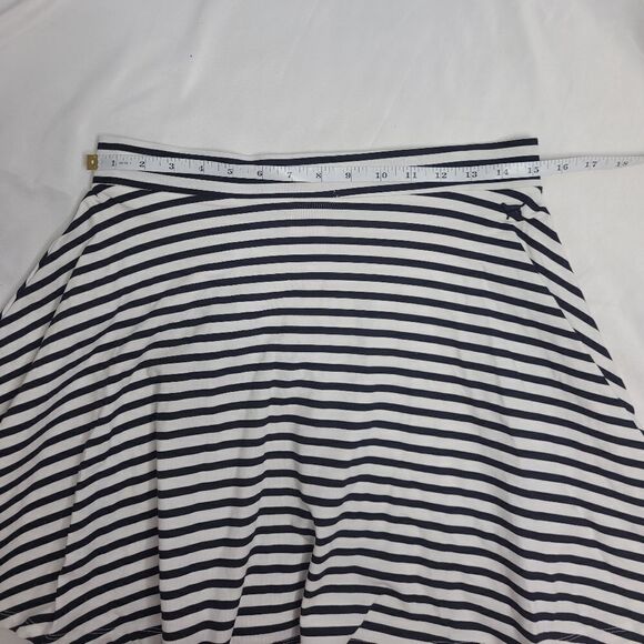 VS‎ PINK striped skirt black and white skater elastic waist L - Picture 5 of 7
